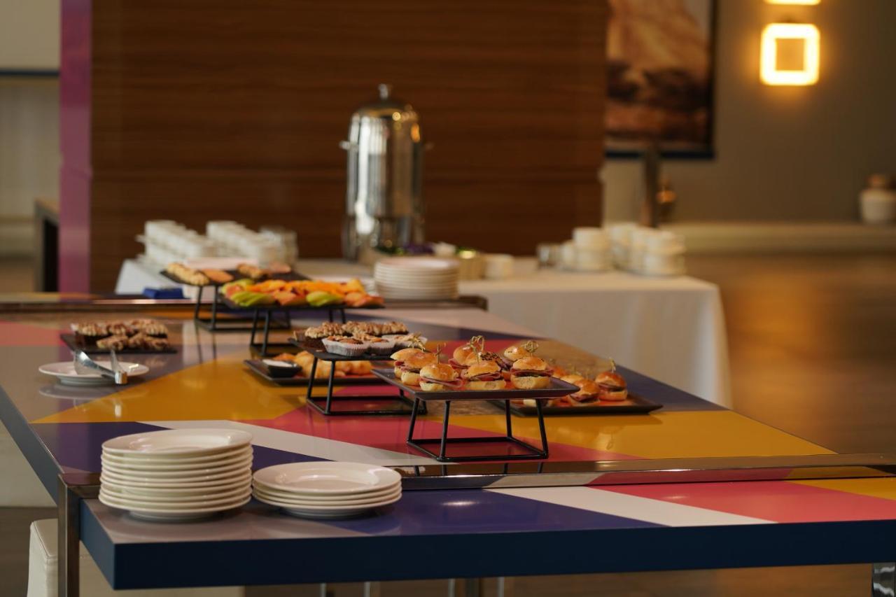 Mercure Almaty City Center Eksteriør bilde