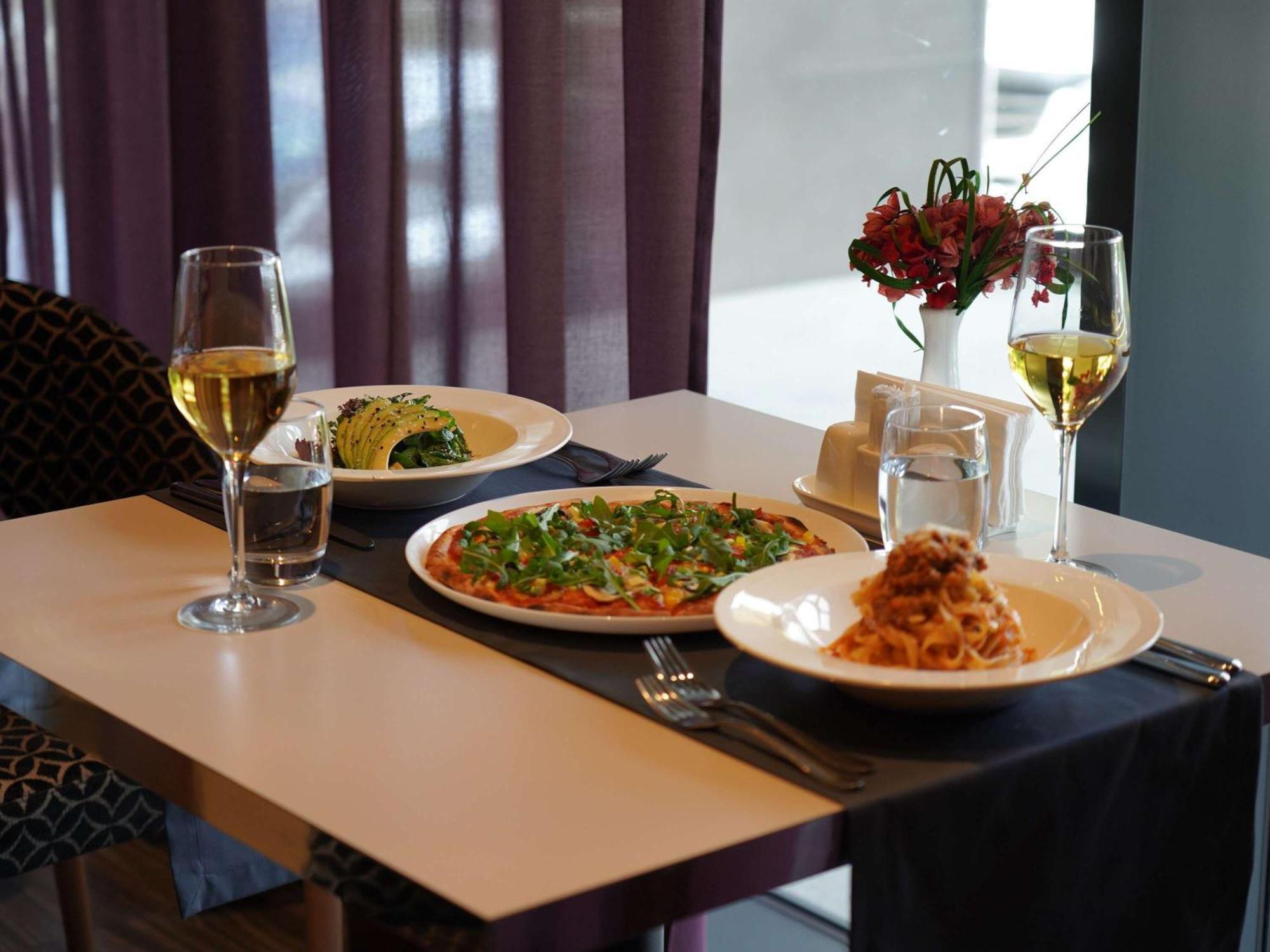 Mercure Almaty City Center Eksteriør bilde