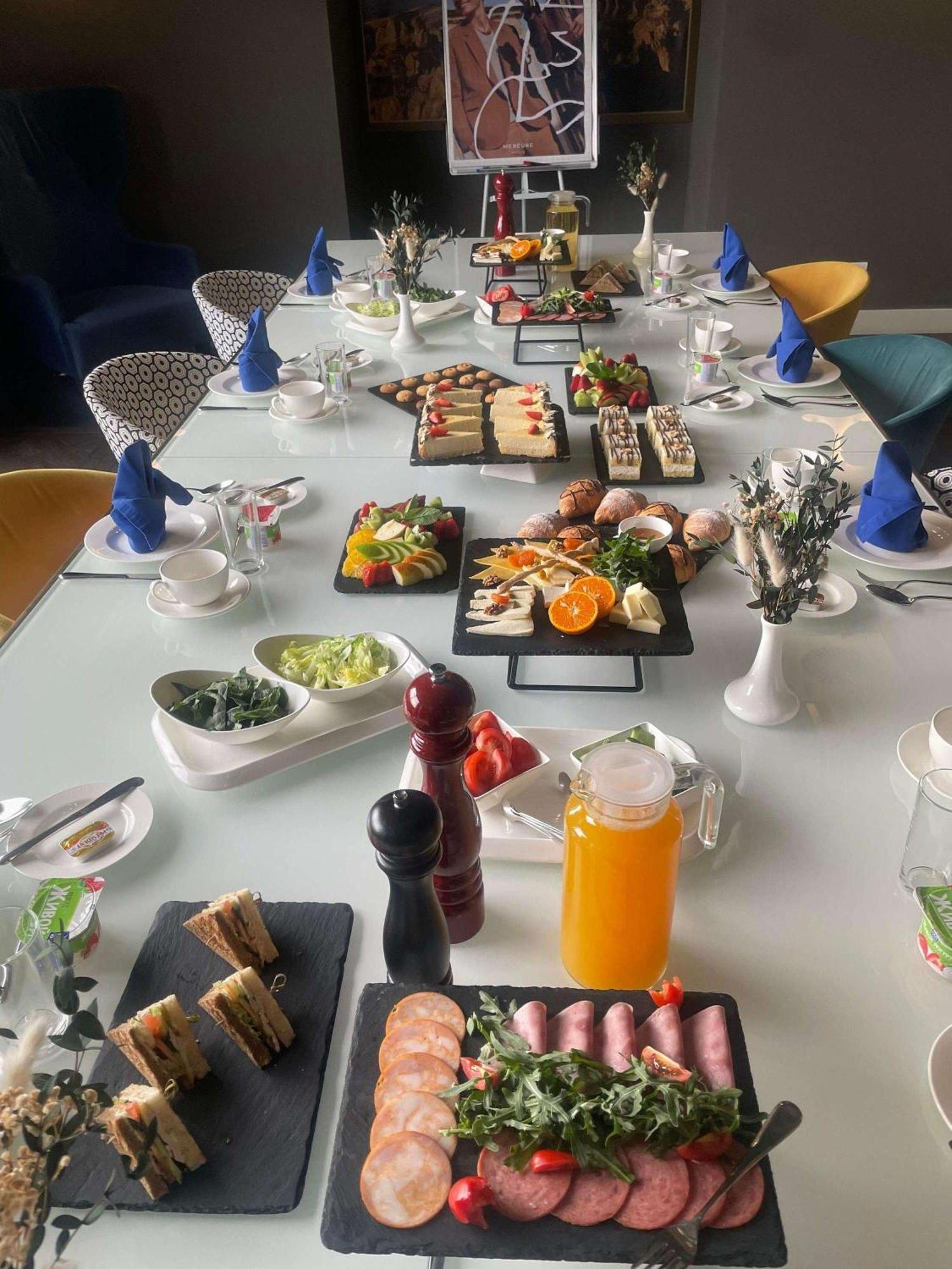 Mercure Almaty City Center Eksteriør bilde